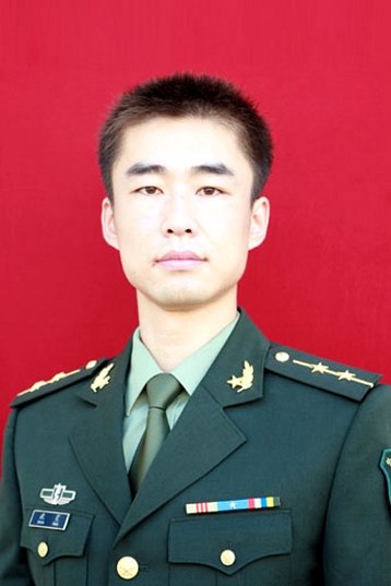 二炮硕士军官沈星为救落水少年壮烈牺牲(图)