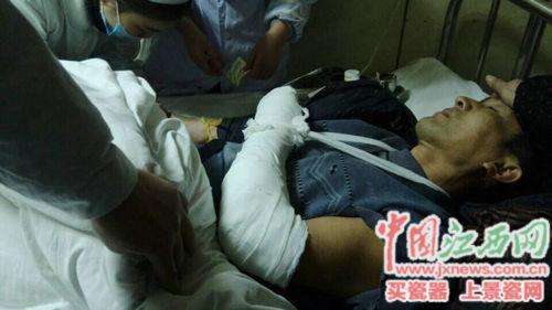 江西一商城地下管道爆炸 一男子被炸成重伤