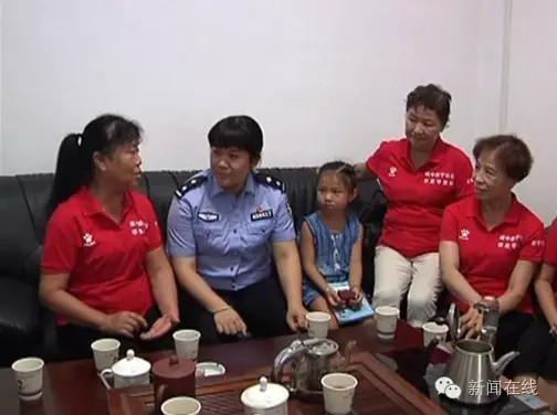 奇葩男子裸体抢劫 却栽在漂亮阿姨手上