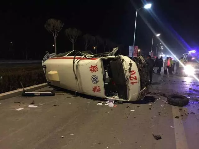 追踪：救护车为何来银川？肇事轿车司机为何被刑拘？