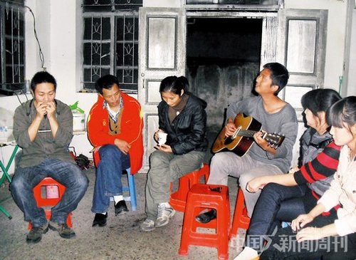 为了蓝衣工人兄弟追寻梦想的“蓝衣社”