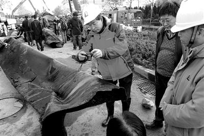 中石化董事长及青岛市长等48人因爆炸事故受处分