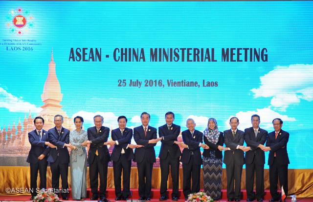 中国东盟联合声明:由直接有关主权国家通过友好谈判解决南海争议