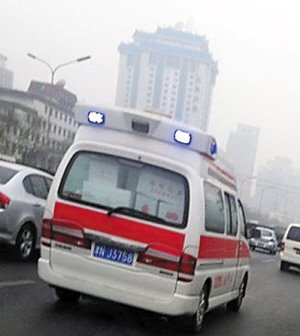 网曝天津120急救车满载鲜果海鲜现身京城(图)