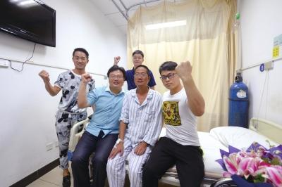 教师患病10年进京治疗 学生网络筹款帮忙救治