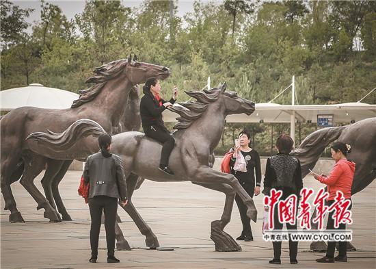 探访鄂尔多斯“鬼城”:大片房屋空置无人居住