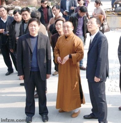 灭门疑犯化身杭州净慈寺监院17年今被捕