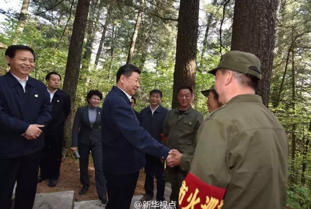 习近平:摸索接续产业发展路子