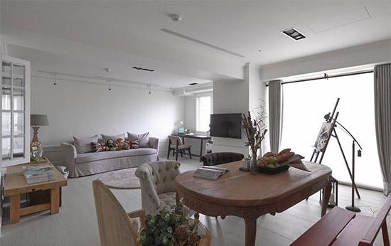 美女画家把画室布置成这样 比别人家都好看多了