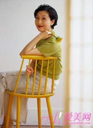 <em>女性保健</em>:五个步骤加食疗 化解更年期综合症_