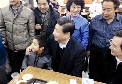 男童包子铺与习近平合影走红 成幼儿园“明星”