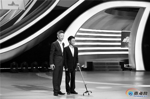 海口打工残疾小伙挑战江苏卫视《最强大脑》