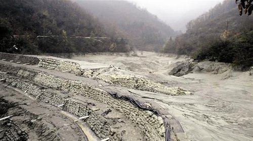 湖北郧西铁矿尾矿渣2次泄漏 2万人饮水受影响