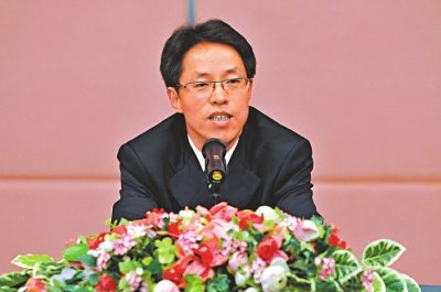 港媒关注中联办最年轻主任 赞经验丰富熟悉港情