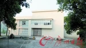 设计师谈为彭丽媛定制着装：第一次为专人设计