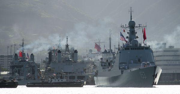 美报告称中国海军四年内全球第一 少将：捧杀中国