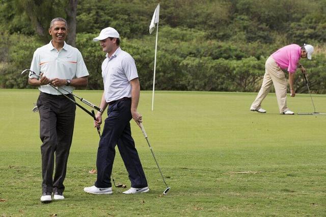 奥巴马与马来西亚总理在夏威夷群岛打高尔夫
