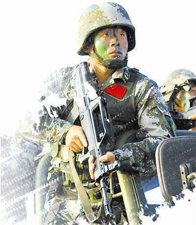 我军特种部队铁人:腿缠绷带连夺四项第一