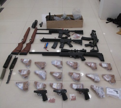 17人因走私武器弹药非法买卖枪支弹药等在沪