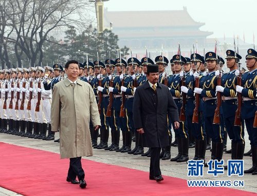 习近平同文莱苏丹哈桑纳尔举行会谈(图)