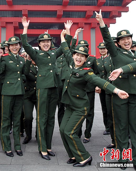 高清组图:最后的世博女兵 重温世博记忆