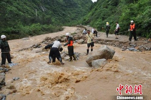 5月12日凌晨,广西贺州市普降暴雨造成川岩村发生山洪灾害,导致4人