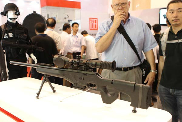 中国高精度狙击步枪可精确命中百米外启爆线