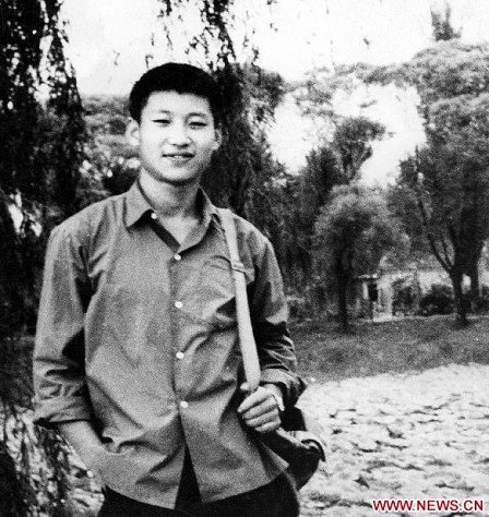 照片摄于1972年，习近平当时是一个在农村的知识青年。新华社