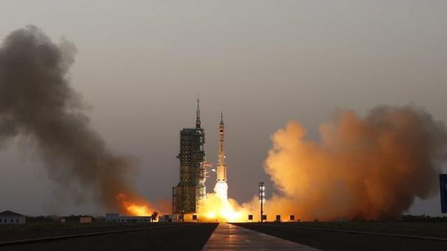 神舟十一号飞船成功实施首次轨道控制