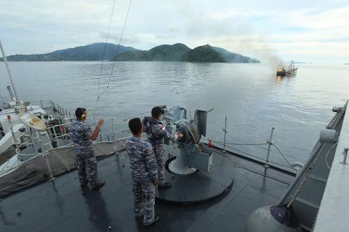 印尼总统下令加紧南海石油勘探 武装南海岛礁