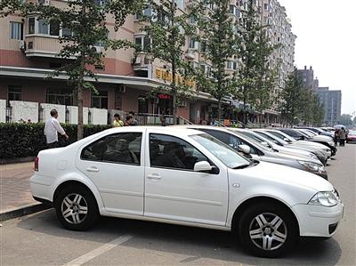 媒体四问北京停车乱象:黑停车场日进两万元