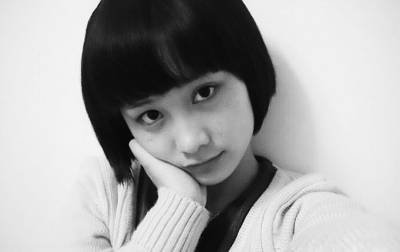 走近安徽遭毁容少女生活:称不会被一把火烧灭_