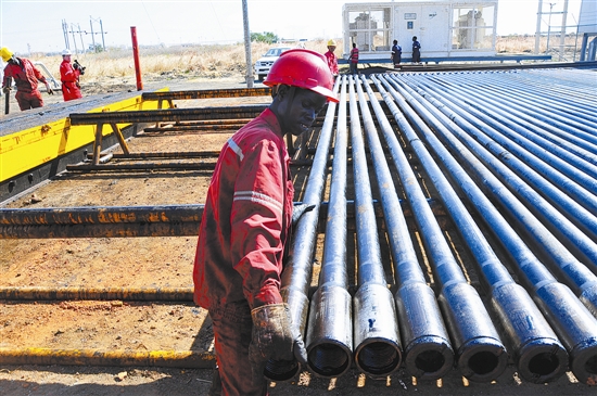 美国拟放宽制裁苏丹 望中国协助支付石油运费