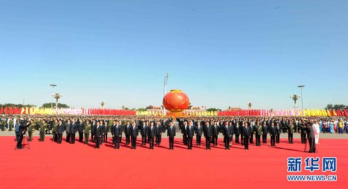 ����ף�л����񹲺͹�����62���� �����ε�ͬ�׶�����������Ӣ�ۼ�����׻���
