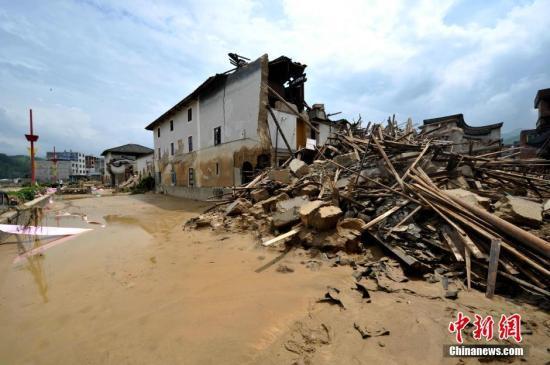 台风尼伯特重创福建闽清 官方称已造成60人死亡