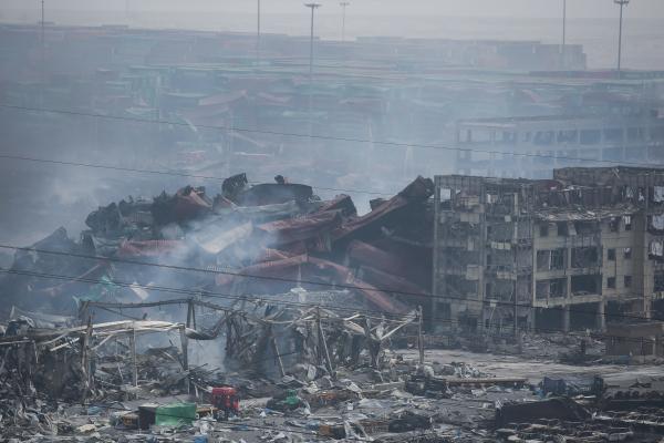 8月14日,天津滨海新区爆炸事故现场 澎湃新闻记者 权义