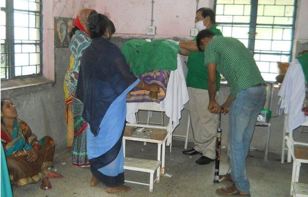 印度叫停用打气筒做绝育手术 手术已致15人死
