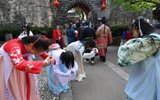 昆明徐州近千名汉服爱好者祭“花神”