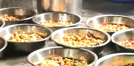 记者采访悬崖村:政府要用钢管重修“天梯”