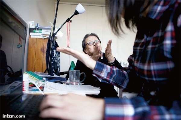 高耀洁在美国:终日写书 遗愿是骨灰洒入黄河