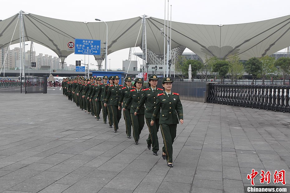 高清组图:最后的世博女兵 重温世博记忆