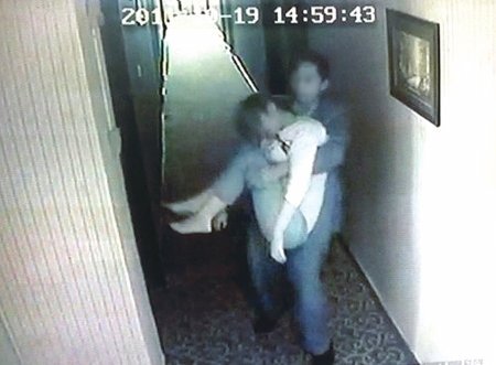 四川蓬安残联理事长强奸女官员案开审 辩称通奸