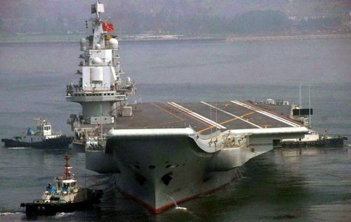 英媒称“瓦良格”号航母或于建军节加入现役