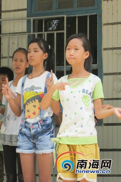 海南返乡大学生志愿服务队:快乐奉献 服务家乡