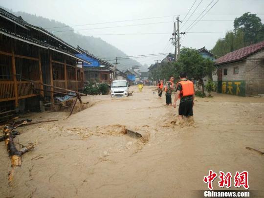 贵州省黎平县九潮镇遭遇洪涝灾害 已致3人失踪