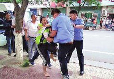 城管围殴自行车行老板刘国峰