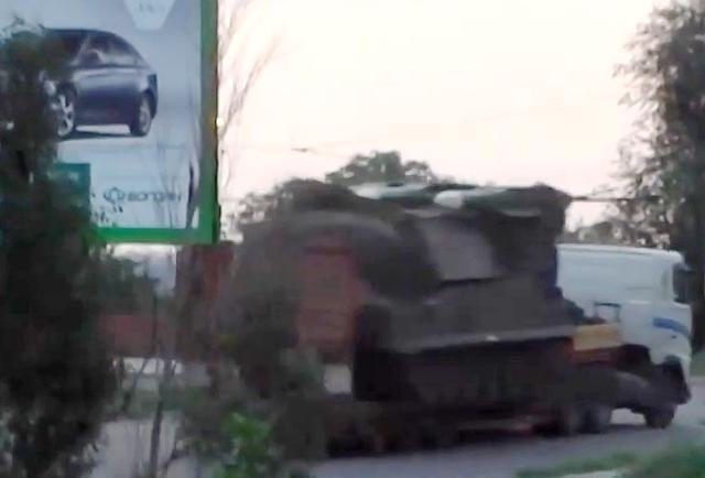 乌方公布疑似击落马航导弹车视频:导弹少一枚