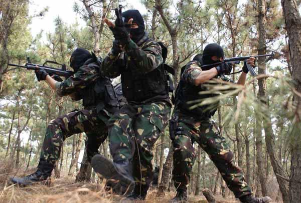 黄海前哨特战连:全副武装长跑战胜世界冠军