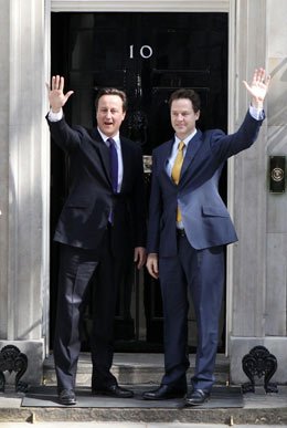 英国副首相公开批评卡梅伦 称其或致英国陷入孤立