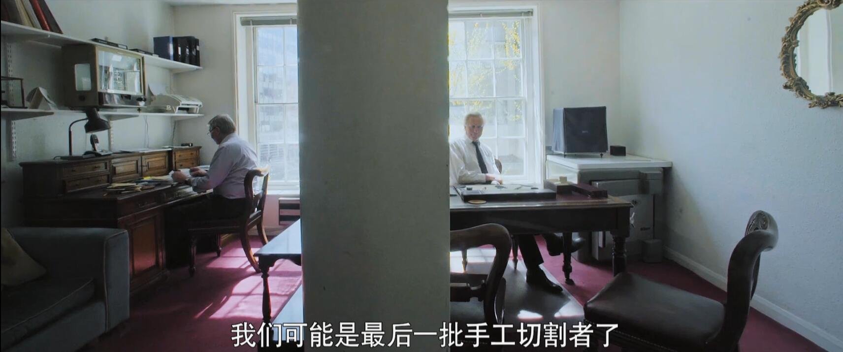 “这真让人伤感,我猜这就是人们称我们为恐龙的原因,因为我们拒绝适应环境。” “这真让人伤感,我猜这就是人们称我们为恐龙的原因,因为我们拒绝适应环境。”